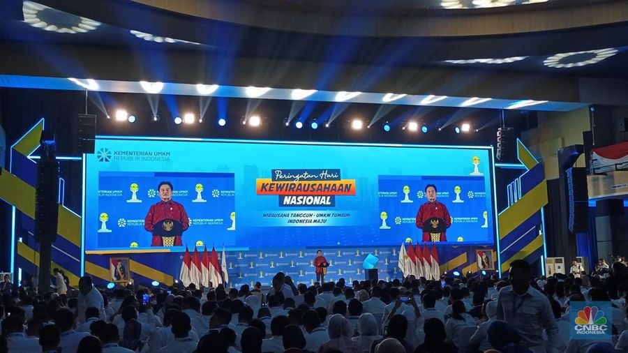 Menteri Koordinator Bidang Hukum, HAM, Imigrasi, dan Pemasyarakatan, Yusril Ihza Mahendra dalam acara Peringatan Hari Kewirausahaan Nasional, di Smesco Jakarta, Selasa(10/6/2025). (CNBC Indonesia/Martyasari Rizky)