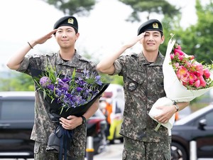 RM dan V BTS Akhirnya Pulang Wamil, Comeback BTS di Depan Mata