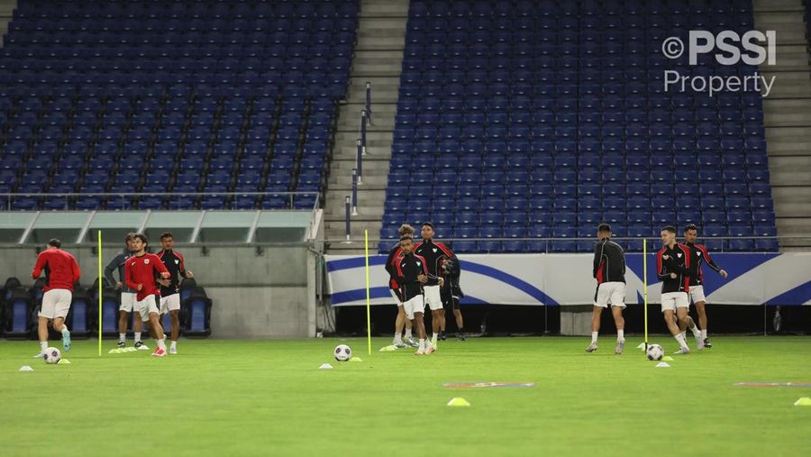 Timnas Indonesia menjalani sesi latihan terakhir jelang laga penutup Grup C babak ketiga Kualifikasi Piala Dunia 2026 melawan Jepang. Latihan digelar di Stadion Suita City, Selasa (10/6/2025), di bawah pengawasan langsung pelatih kepala Patrick Kluivert. (Dok. PSSI)
