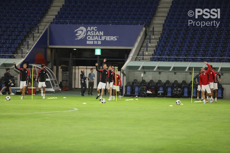 Timnas Indonesia menjalani sesi latihan terakhir jelang laga penutup Grup C babak ketiga Kualifikasi Piala Dunia 2026 melawan Jepang. Latihan digelar di Stadion Suita City, Selasa (10/6/2025), di bawah pengawasan langsung pelatih kepala Patrick Kluivert. Timnas Indonesia menjalani sesi latihan terakhir jelang laga penutup Grup C babak ketiga Kualifikasi Piala Dunia 2026 melawan Jepang. Latihan digelar di Stadion Suita City, Selasa (10/6/2025), di bawah pengawasan langsung pelatih kepala Patrick Kluivert. (Dok. PSSI)