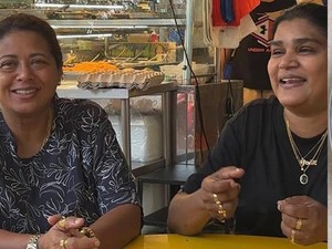 2 Wanita India Jualan Nasi Padang, Lauk Jagoannya Rendang