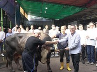 Pegadaian Salurkan Ratusan Hewan Kurban bagi Masyarakat