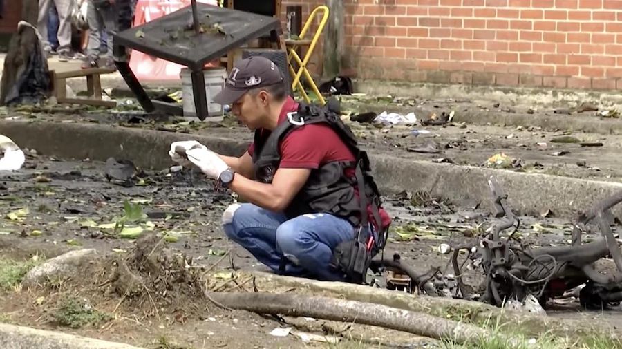 Kekerasan di Kolombia berubah menjadi lebih serius pada hari Selasa (10/6/2025) setelah serangkaian serangan bom mengguncang yang kemungkinan terkait dengan kelompok gerilya pembangkang FARC yang menyebabkan sedikitnya tujuh penyebab. (Tangkapan Layar Video Reuters/)