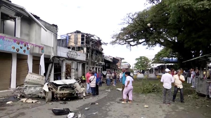 Kekerasan di Kolombia berubah menjadi lebih serius pada hari Selasa (10/6/2025) setelah serangkaian serangan bom mengguncang yang kemungkinan terkait dengan kelompok gerilya pembangkang FARC yang menyebabkan sedikitnya tujuh penyebab. (Tangkapan Layar Video Reuters/)