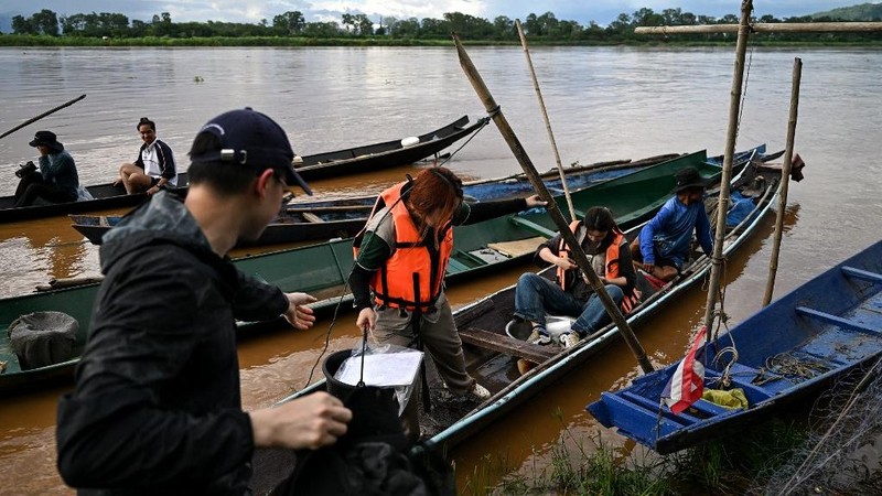 Limbah beracun dari tambang tanpa izin di Myanmar mengalir ke sungai-sungai di sebrang perbatasan yang merupakan wilayah Thailand. (Manan VATSYAYANA / AFP)