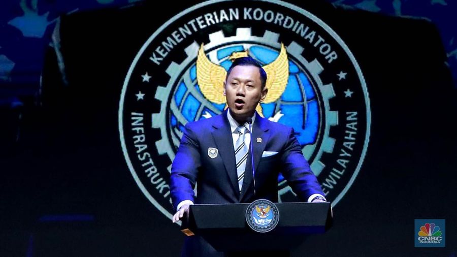Menteri Koordinator Bidang Infrastruktur dan Pembangunan Kewilayahan (Menko IPK), Agus Harimurti Yudhoyono saat memberi sambutan di acara pembukaan International Conference on Infrastructure/ICI 2025, di JICC, Jakarta, Rabu (11/6/2025). (CNBC Indonesia/Muhammad Sabki)