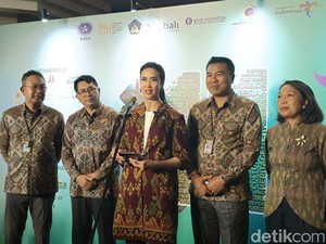 Menpar Widiyanti Respons PHK 100 Pekerja Pariwisata di Bali