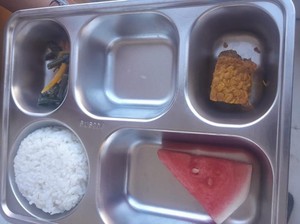 Daging Ayam Basi, Menu MBG Siswa SD di Ruteng Hanya Sepotong Tempe