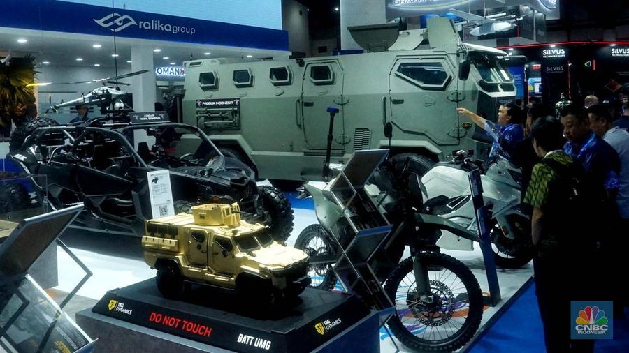 Pameran industri pertahanan internasional Indo Defence Expo & Forum 2025 di JIEXPO Kemayoran, Jakarta, Rabu (11/6/2025). (CNBC Indonesia/Muhammad Ssabki)