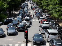 Potret Pengemudi Taksi Paris Mengamuk: Mogok Kerja-Jalan Utama Lumpuh