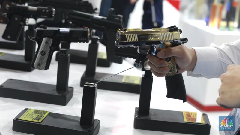 Pameran industri pertahanan internasional Indo Defence Expo & Forum 2025 di JIEXPO Kemayoran, Jakarta, Rabu (11/6/2025). (CNBC Indonesia/Muhammad Ssabki)