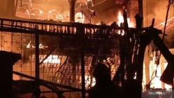Cerita Pemilik Rumah Terbakar di Jaktim, Api Muncul dari Kabel Semrawut