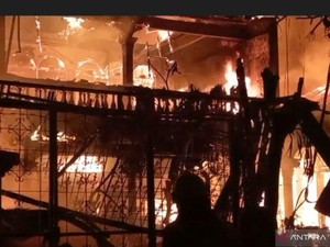 Cerita Pemilik Rumah Terbakar di Jaktim, Api Muncul dari Kabel Semrawut