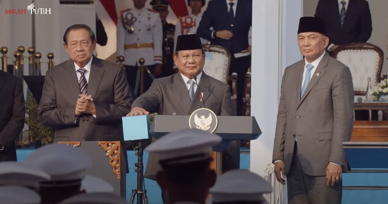 Presiden Prabowo Subianto dan Susilo Bambang Yudhoyono saat resmikan Kampus Bhineka Tunggal Ika Universitas Pertahanan, Rabu (11/6/2025). (YouTube/Sekretariat Presiden) Presiden Prabowo Subianto dan Susilo Bambang Yudhoyono saat resmikan Kampus Bhineka Tunggal Ika Universitas Pertahanan, Rabu (11/6/2025). (YouTube/Sekretariat Presiden)