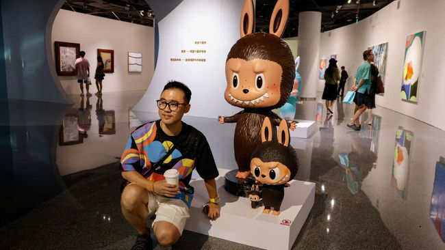 Penampakan Labubu Manusia yang Laku Rp2,5 Miliar