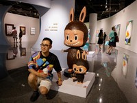 Penampakan Labubu Manusia yang Laku Rp2,5 Miliar