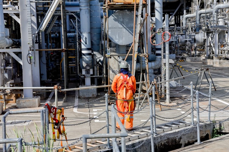 Suasana Kilang LNG Tangguh yang dioperasikan oleh BP Berau Ltd, di Teluk Bintuni, Papua Barat, Selasa (10/6/2025). Suasana Kilang LNG Tangguh yang dioperasikan oleh BP Berau Ltd, di Teluk Bintuni, Papua Barat, Selasa (10/6/2025). (Dok. Kementerian ESDM)