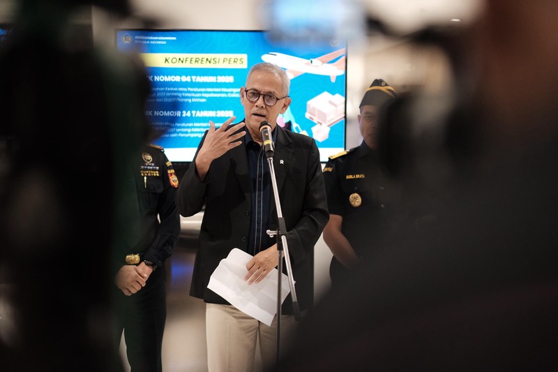 Wakil Menteri Keuangan Anggito Abimanyu meninjau persiapan kepulangan jemaah Haji 2025 di Bandara Soekarno-Hatta, Rabu malam (11/6/2025). (CNBC Indonesia/Zahwa Madjid) Wakil Menteri Keuangan Anggito Abimanyu meninjau persiapan kepulangan jemaah Haji 2025 di Bandara Soekarno-Hatta, Rabu malam (11/6/2025). (CNBC Indonesia/Zahwa Madjid)