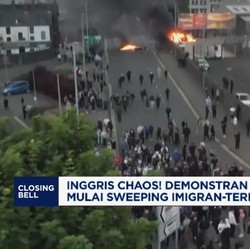 Video: Inggris Chaos! Demonstran Sweeping Imigran-Teriak Seruan Rasis