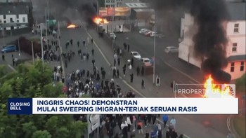 Video: Inggris Chaos! Demonstran Sweeping Imigran-Teriak Seruan Rasis