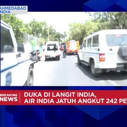 Video: Duka di Langit India, Pesawat Jatuh Angkut 242 Penumpang