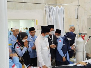Menag Cek Layanan-Jenguk Jemaah Haji RI Dirawat di KKHI Makkah