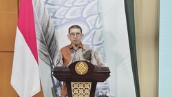 Video: Respons Menbud Fadli Zon soal Pembajakan Karya Sastra