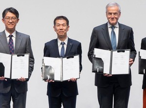 Mitsubishi Fuso dan Hino Merger!
