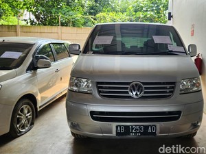 KPK Raup Rp 20 Miliar Hasil Lelang Mobil VW Rafael Alun hingga Moge Triumph