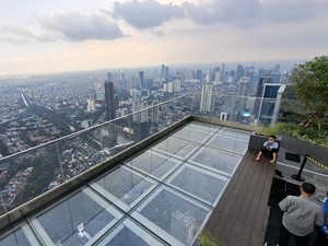 Jajal Taman di Atap Gedung Tertinggi Jakarta, Begini Rasanya