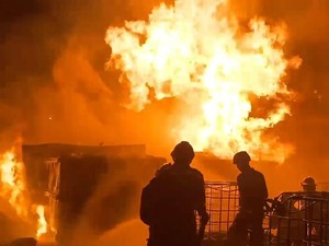 Damkar Sebut Gudang BBM Ilegal di Lampung yang Terbakar Menampung Solar