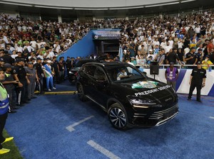 Bukan Jam Tangan, Timnas Uzbekistan Dapat Mobil BYD dari Presiden