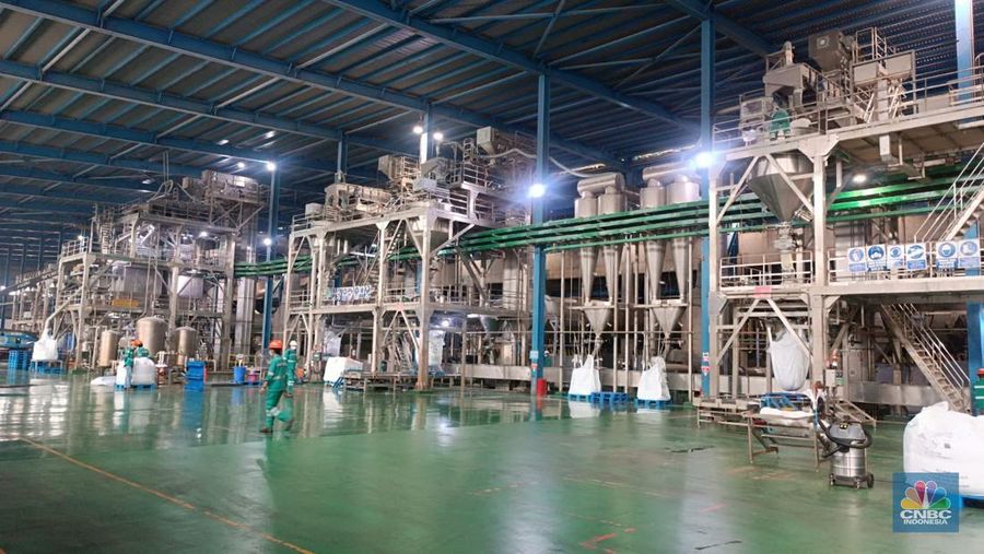 Area Tambang, Smelter Feronikel dan HPAL Harita Nikel di Obi, Halmahera Selatan, Jumat (13/6/2025). (CNBC Indonesia/Pratama Guitarra)