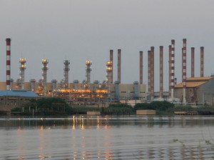 Ketegangan Israel-Iran, Harga Emas Meroket dan Pasar Global Guncang