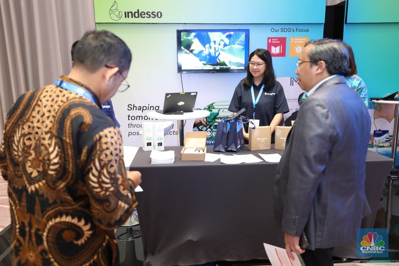 Presiden Direktur Endress+Hauser Indonesia, Henry Chia menyampaikan pemaparan dalam acara Endress+Hauser Indonesia Sustainability Recognition Forum 2025 di Jakarta, Kamis (8/5/2025). (CNBC Indonesia/Tri Susilo)