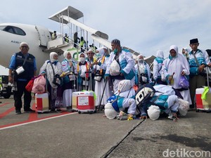 2 Kloter Pamungkas Jemaah Haji Debarkasi Solo Tiba di Tanah Air