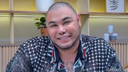 Impian Ivan Gunawan Sebulan Tinggal di Tanah Suci