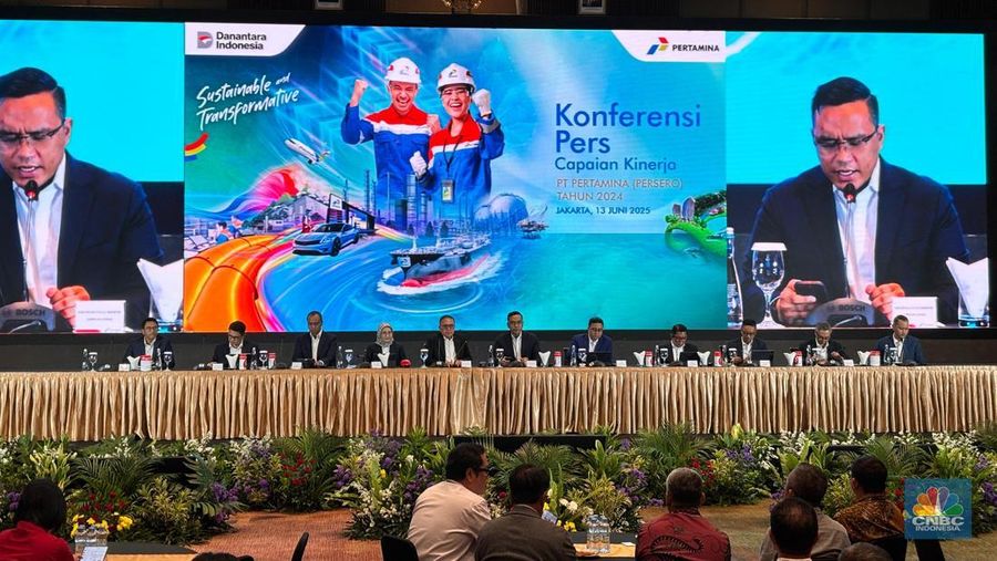 Konferensi Pers PT Pertamina (Persero) di Graha Pertamina, Jakarta, Jumat (13/6/2025). (CNBC Indonesia/Firda Dwi Muliawati)