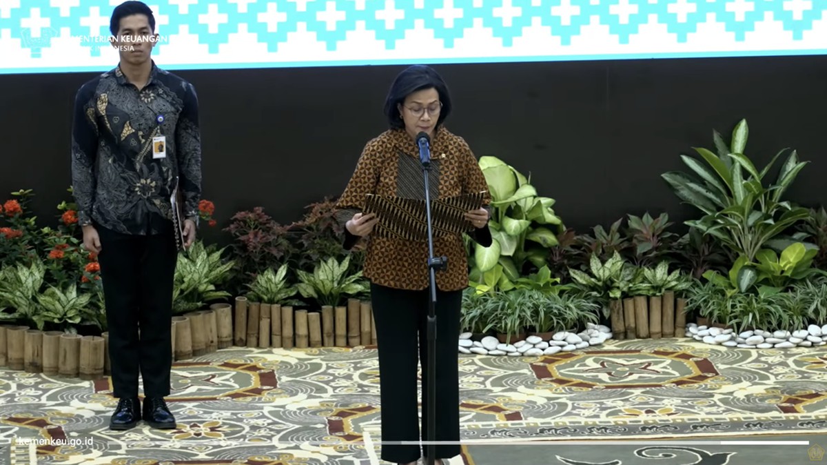    Sri Mulyani: Coretax Jangan Jadi Beban, Ayo Bereskan!   Deadline Coretax! Sri Mulyani: Tugas Pajak Tak Bisa Ditunda!   Coretax Bermasalah? Sri Mulyani Kirim Sinyal Tegas ke Jajaran Pajak!   Sri Mulyani: Pajak Bukan Sekadar Setoran, Coretax Harus Jadi Sol