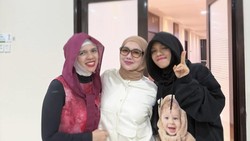 Aaliyah Massaid Siap Melahirkan, Reza Artamevia dan Ibu Thariq Halilintar di RS