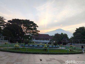 Taman Cirendang, Panggung Senja Berlatar Gunung Ciremai