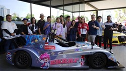 Di Pergelaran Ini, Mobil Jadi Kanvas Para Seniman