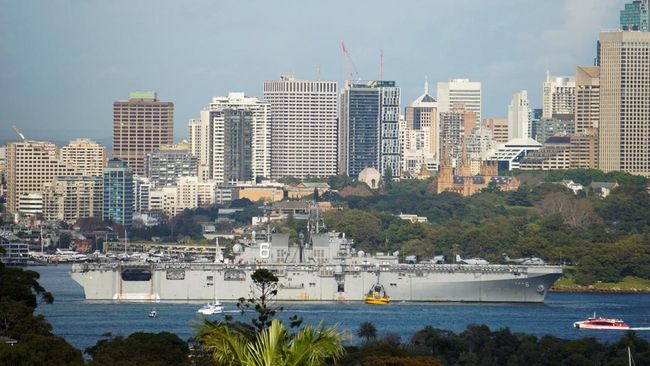Potret Kapal Induk AS Tiba di Dekat RI, Bawa Ribuan Marinir Siaga
