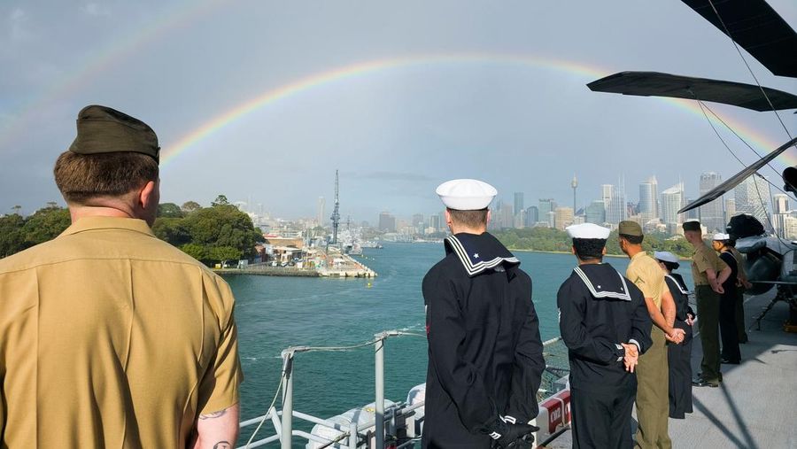 Kapal serbu amfibi USS America tiba, saat Australia bersiap menjadi tuan rumah latihan militer Talisman Sabre dari 13 Juli hingga 4 Agustus 2025, latihan gabungan bilateral terbesar antara Australia dan Amerika Serikat, di Pelabuhan Sydney, Sydney, Australia, 14 Juni 2025. Kapal serbu amfibi USS America tiba, saat Australia bersiap menjadi tuan rumah latihan militer Talisman Sabre dari 13 Juli hingga 4 Agustus 2025, latihan gabungan bilateral terbesar antara Australia dan Amerika Serikat, di Pelabuhan Sydney, Sydney, Australia, 14 Juni 2025. (REUTERS/Stephen Coates)