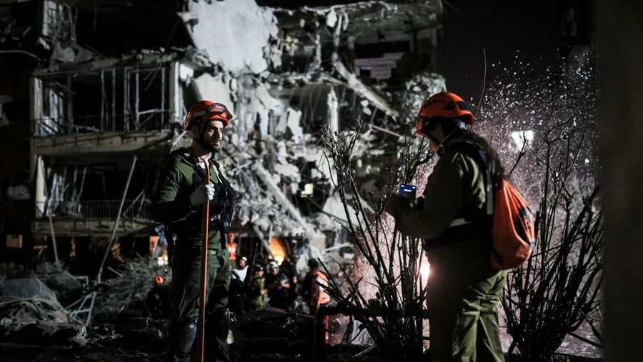Rudal yang diluncurkan dari Iran dicegat, seperti yang terlihat dari kota Ashkelon, Israel, 13 Juni 2025. Rudal yang diluncurkan dari Iran dicegat, seperti yang terlihat dari kota Ashkelon, Israel, 13 Juni 2025. (REUTERS/Amir Cohen)