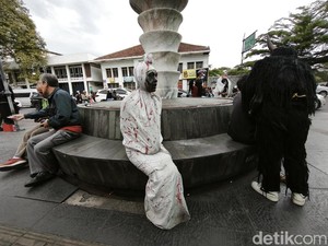 Agung Hanapi, Pocong Asal Bandung yang Fasih 4 Bahasa Asing