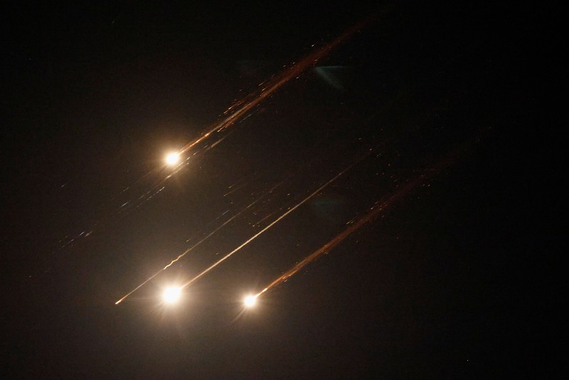 Rudal yang diluncurkan dari Iran dicegat, seperti yang terlihat dari kota Ashkelon, Israel, 13 Juni 2025. Rudal yang diluncurkan dari Iran dicegat, seperti yang terlihat dari kota Ashkelon, Israel, 13 Juni 2025. (REUTERS/Amir Cohen)