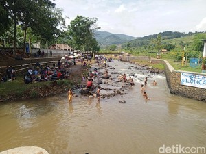 Syahdunya Sungai dan Sawah, Jadi Spot Wisata Gratis di Sumedang