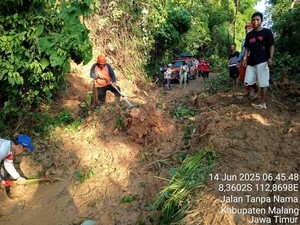 Luapan Sungai Tundo Tutup Akses Desa Pujiharjo Malang