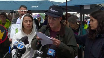 Video: Demo Trump, Warga-Artis Hollywood Gelar Aksi 